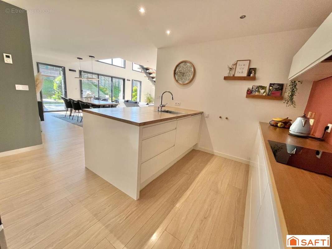Maison 150 m² à Amfreville-La-Mi-Voie  - photo 5