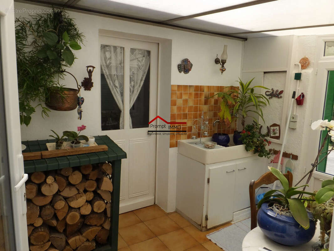 Maison à AINAY-LE-CHATEAU