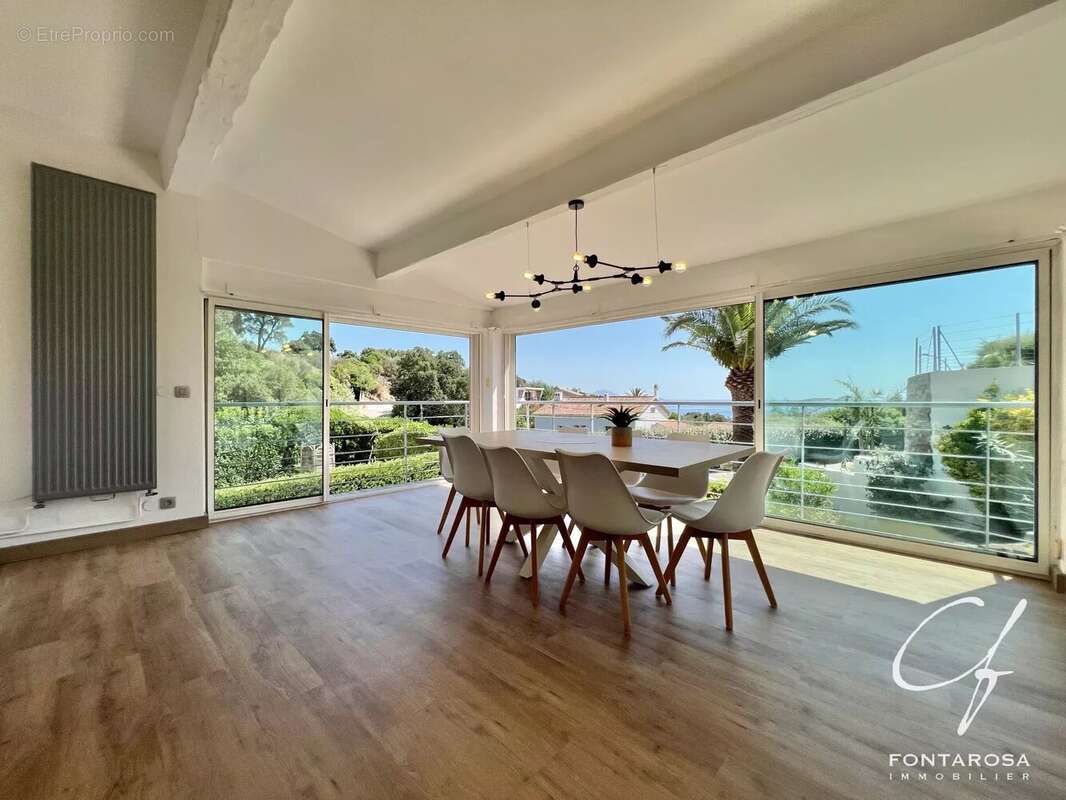 Maison à LES ISSAMBRES