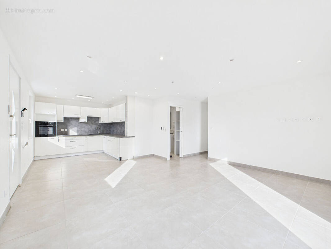 Maison à GRANGES-LES-BEAUMONT