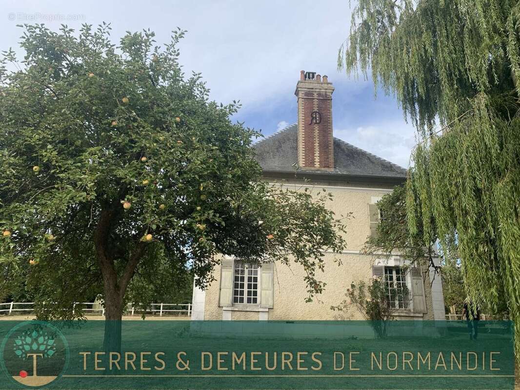 Maison à SAINT-PIERRE-SUR-DIVES