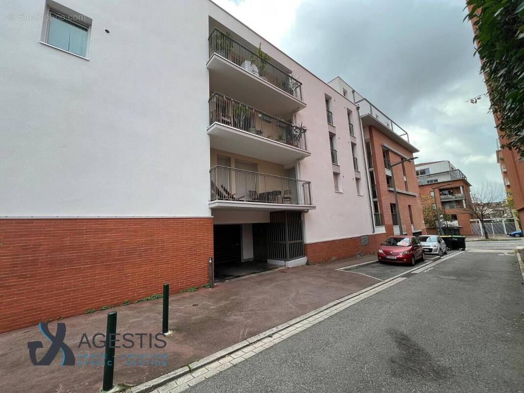   - Commerce à TOULOUSE