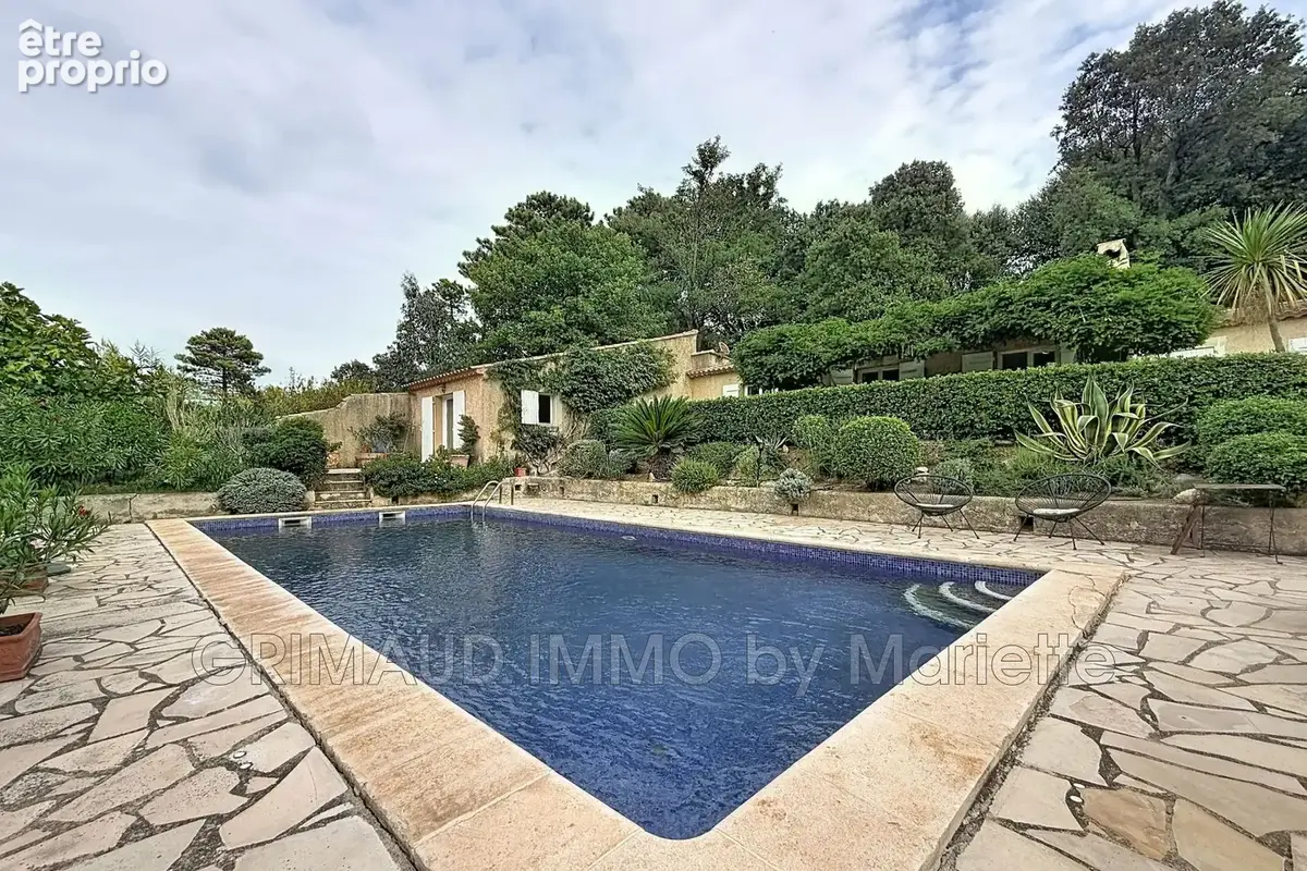 Maison à LA GARDE-FREINET
