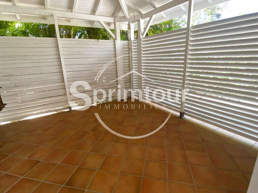 Sainte-anne  : villa f4  proche bourg et plage - photo 13