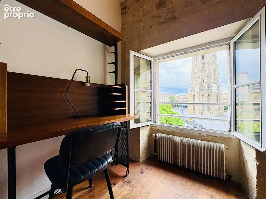 BORDEAUX Saint-Michel - Appartement T3 de caractère - Vue exceptionnelle sur la Flèche St Michel - photo 9