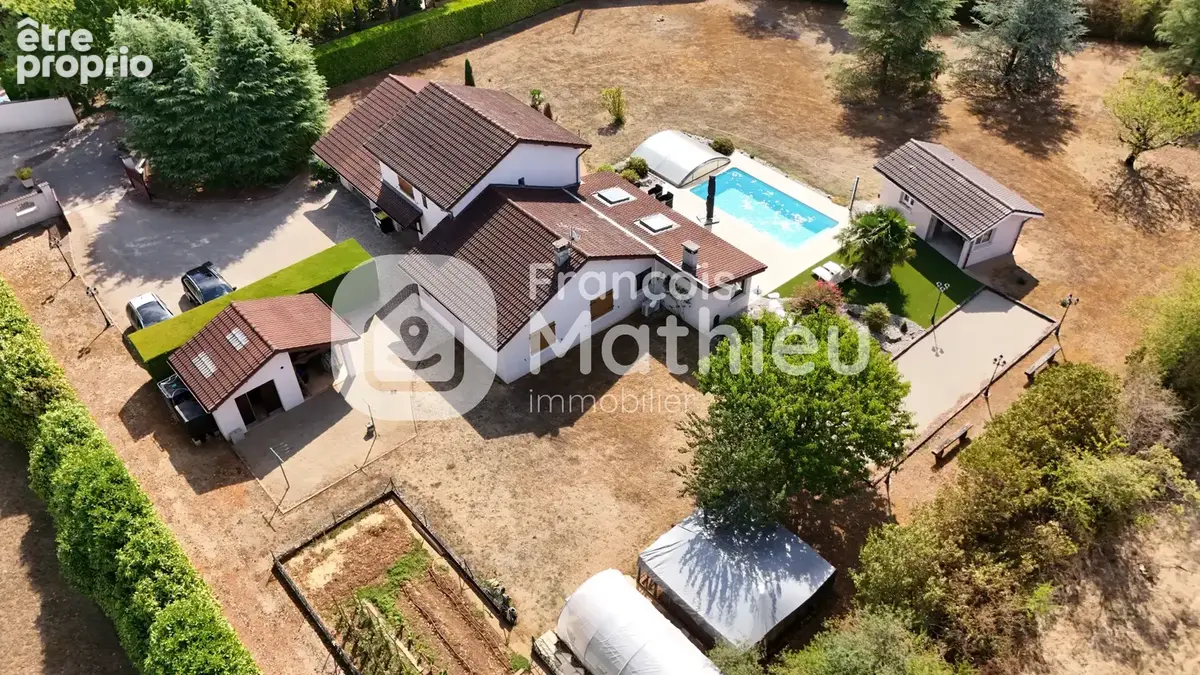 BLYES - Maison 5 pièces - 3 Chambres - 133 m2 habitables - Terrain d'environ 2221 m2 - photo 17