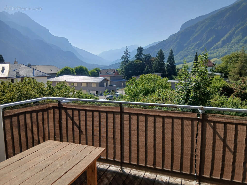 ST JEAN DE MAURIENNE Plein coeur de ville appartement T3 77 m2 à rénover - photo 5