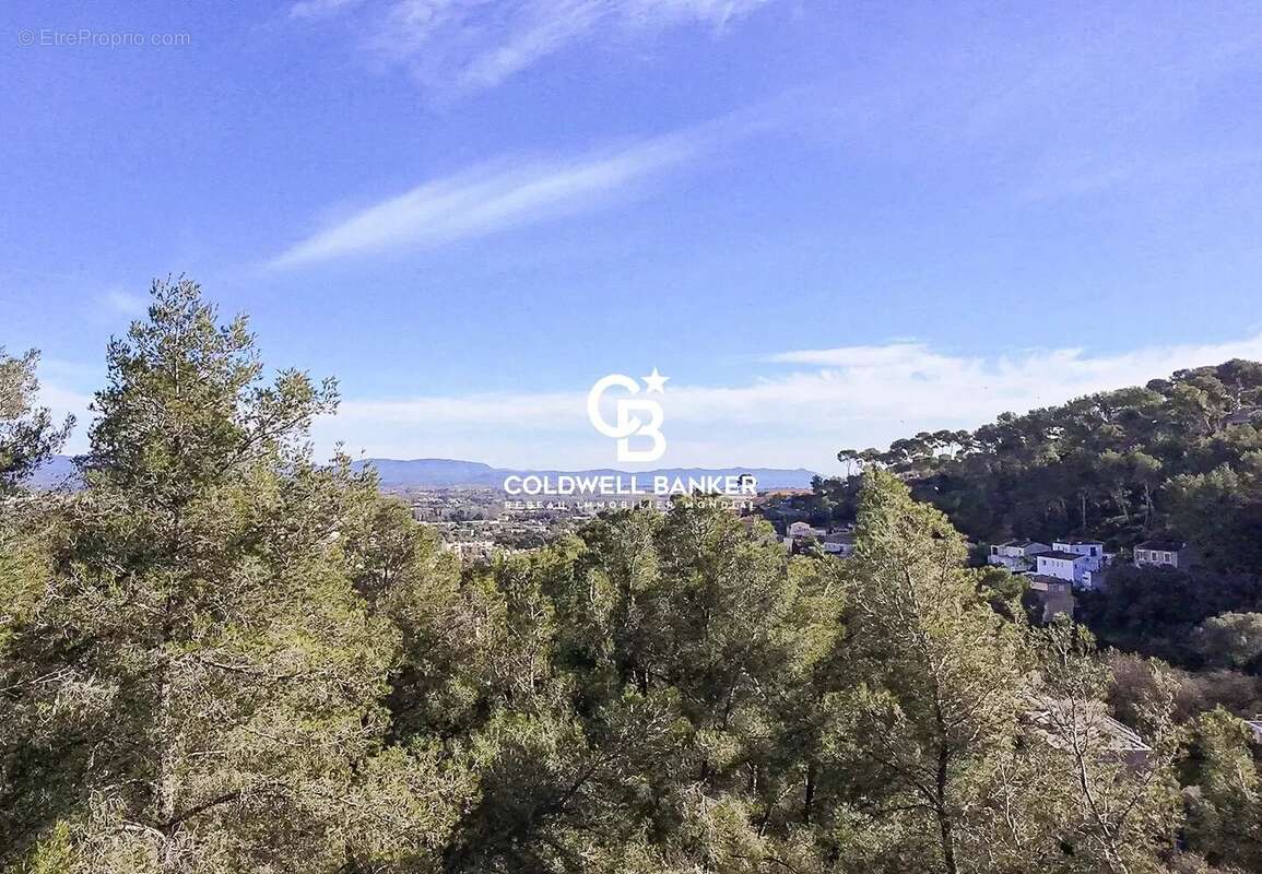 Terrain à HYERES