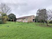 Maison à SAINT-GEORGES-DES-AGOUTS