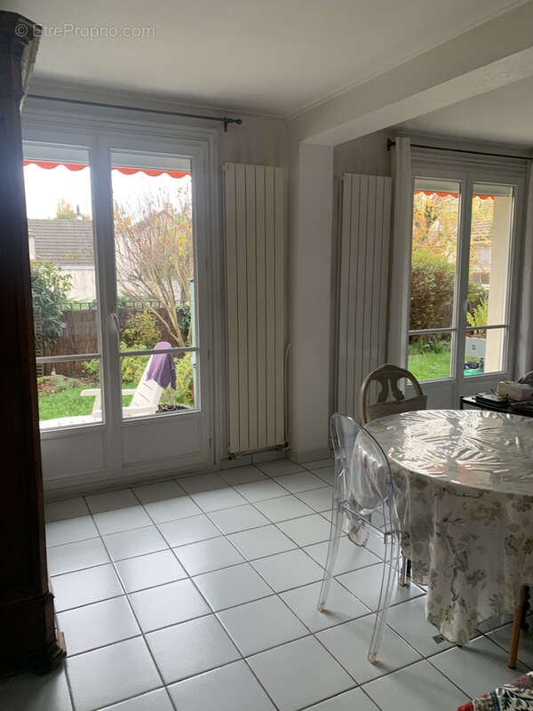 Appartement à SAINT-MAUR-DES-FOSSES