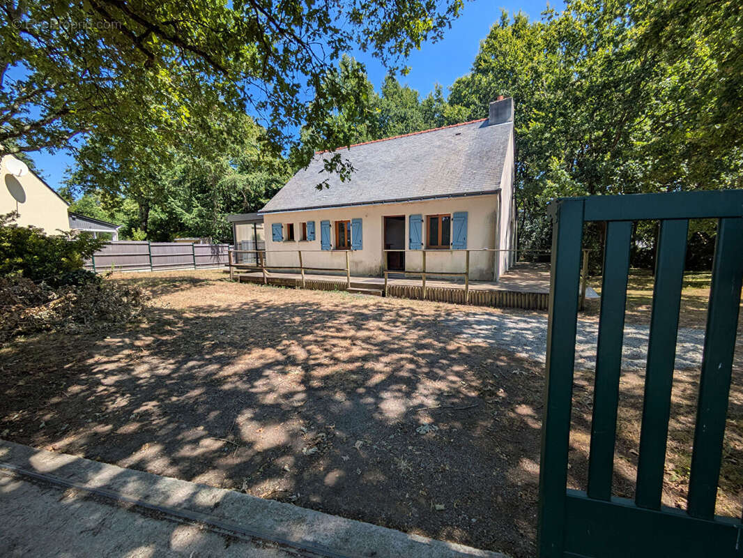 Maison à LA CHAPELLE-DES-MARAIS