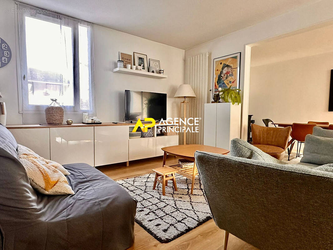 Appartement à SARTROUVILLE