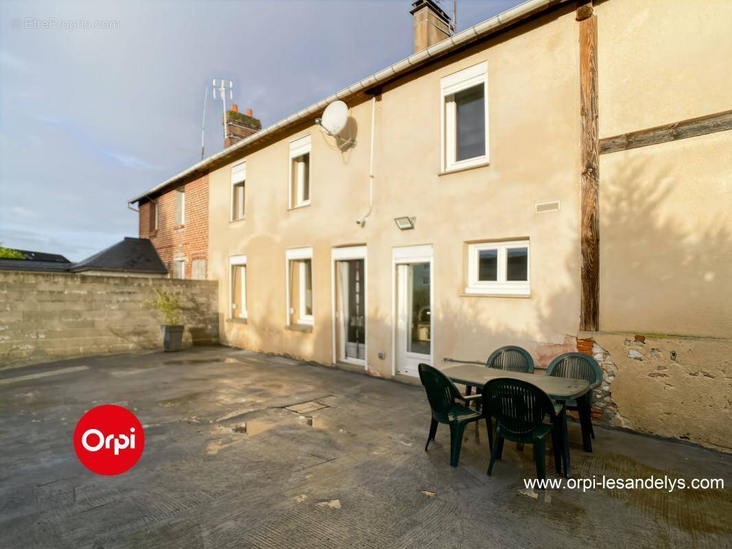 Maison à FLEURY-SUR-ANDELLE