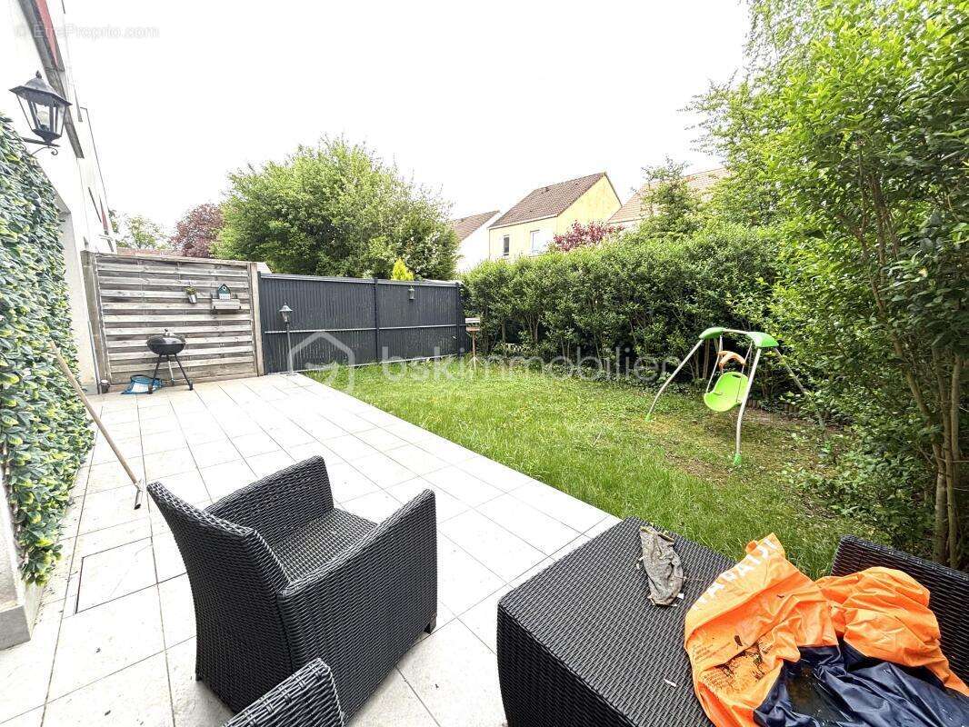 Maison à FLEURY-MEROGIS