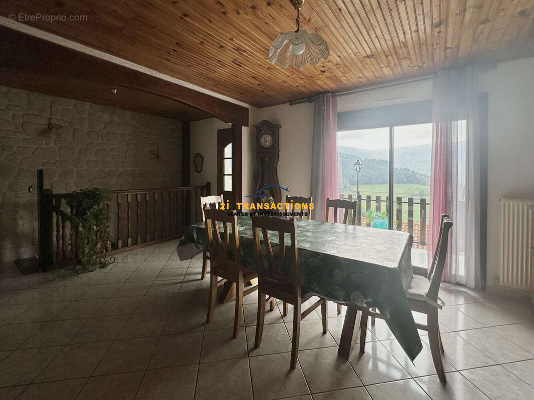 Maison à LA VALLA-EN-GIER