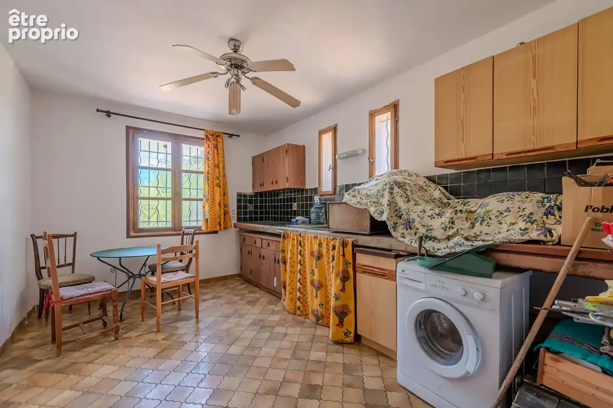 Propriété de 523 m² à rénover, terrain plat  5900m² à 15min d'Aix en Provence - photo 10