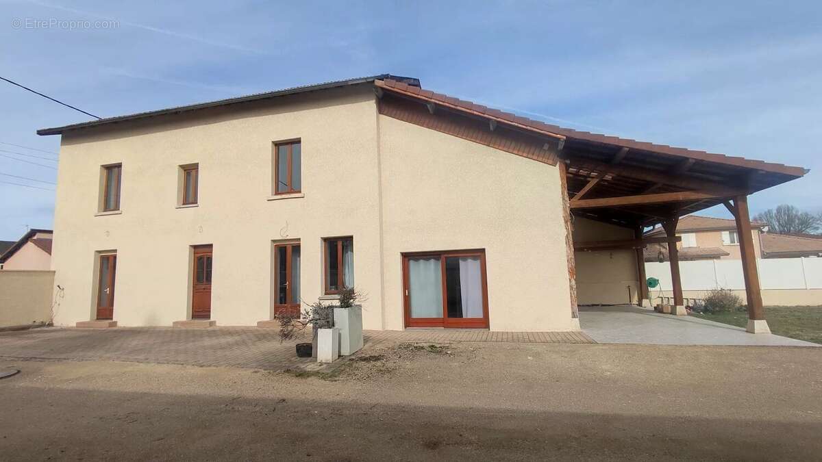 Maison à PONT-DE-CHERUY