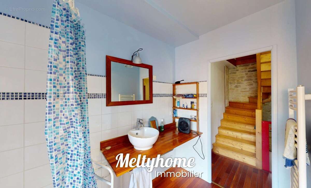 Maison à COLOMBIERS-SUR-SEULLES