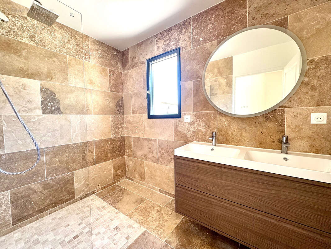 Maison à VAISON-LA-ROMAINE