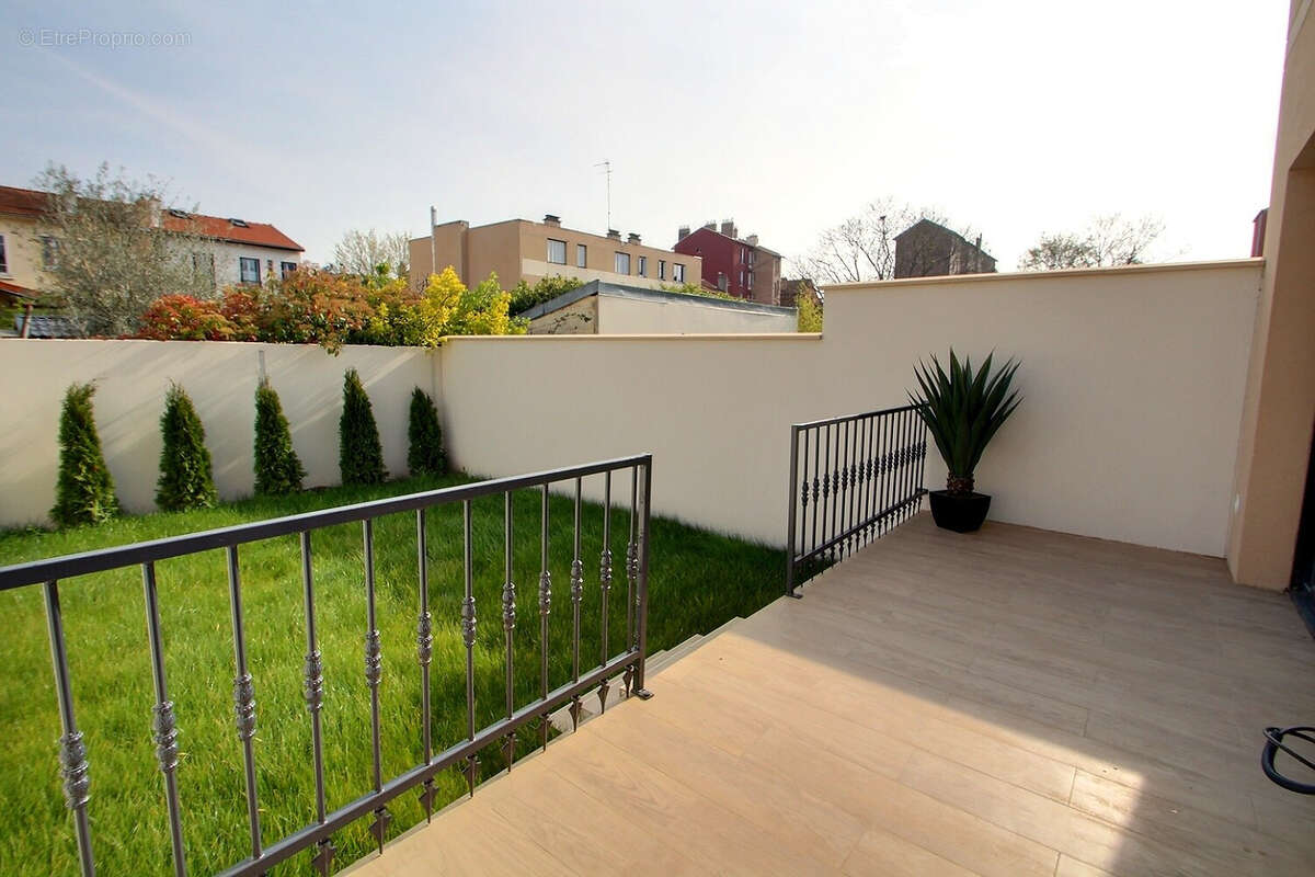 Maison à NANTERRE