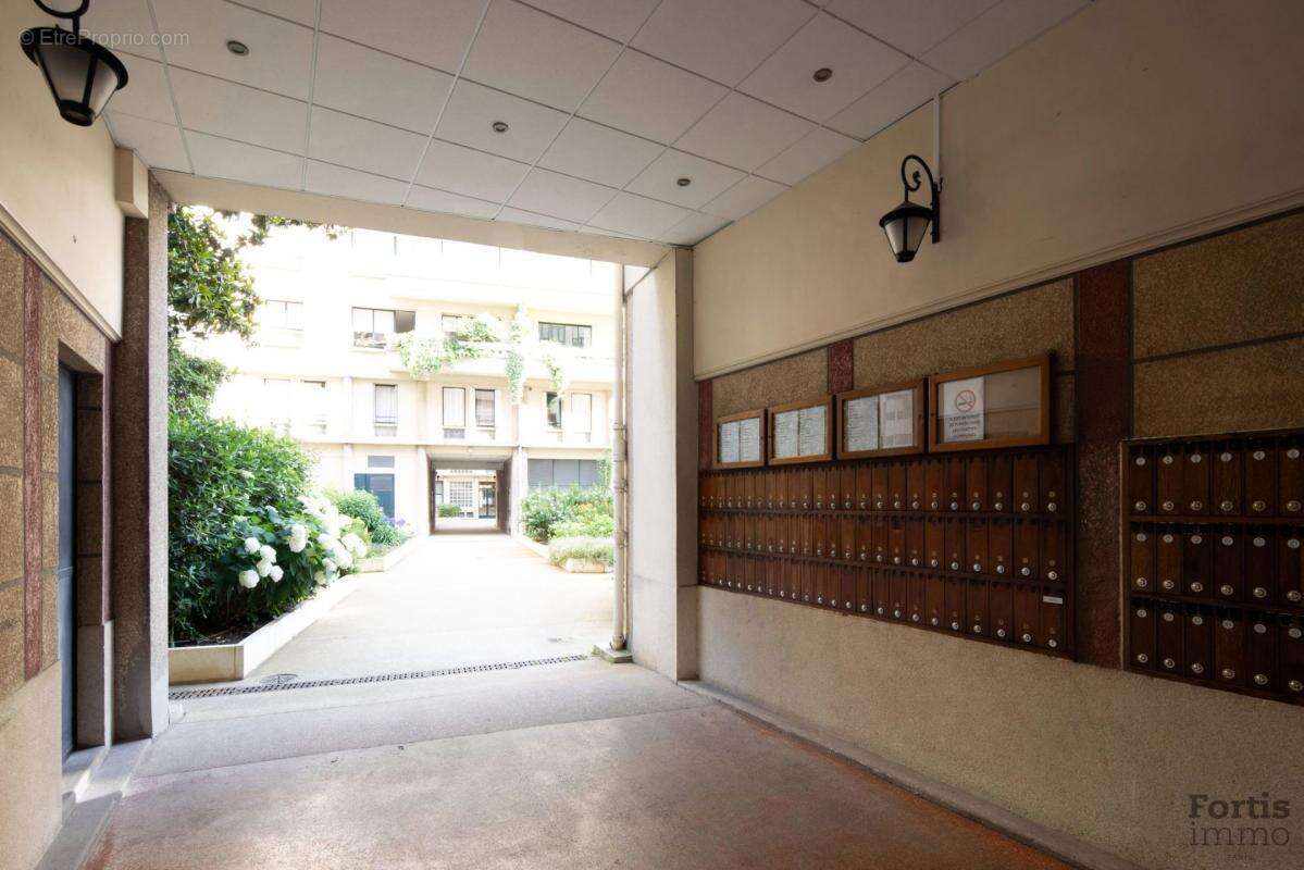 Appartement à PARIS-7E