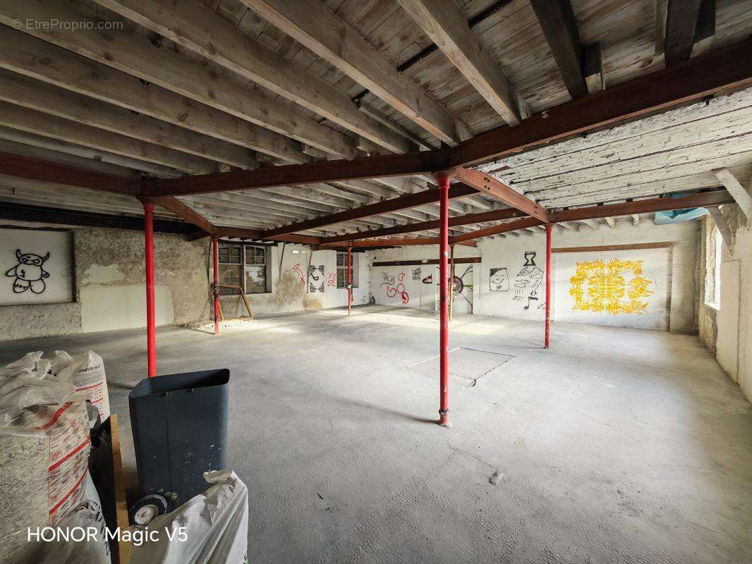 Appartement à MEHUN-SUR-YEVRE