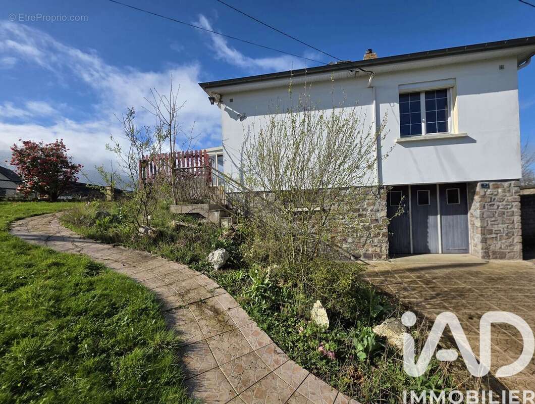 Photo 2 - Maison à LANDELLES-ET-COUPIGNY