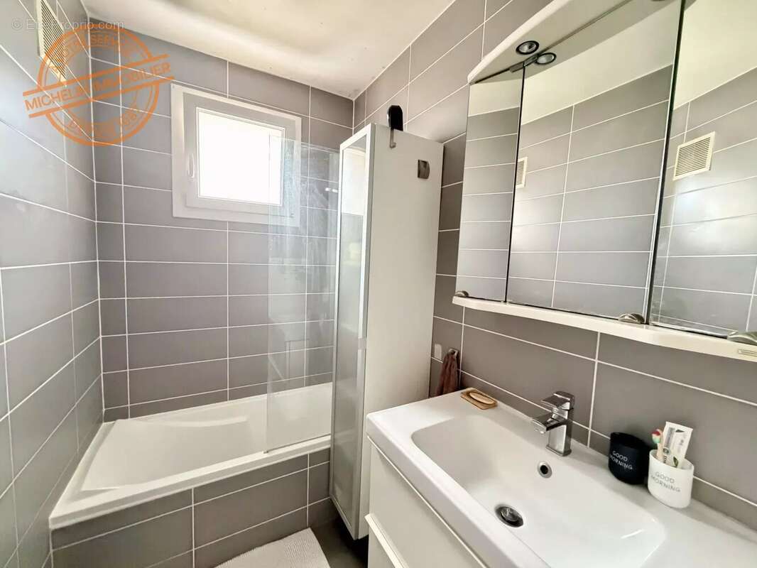 Appartement à CHAMPAGNE-AU-MONT-D'OR