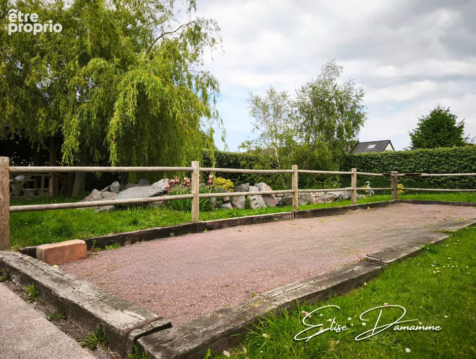 Laissez-vous surprendre: Grande maison 5 chambres, piscine intérieure, salle de billard, jardin, garage double - photo 16