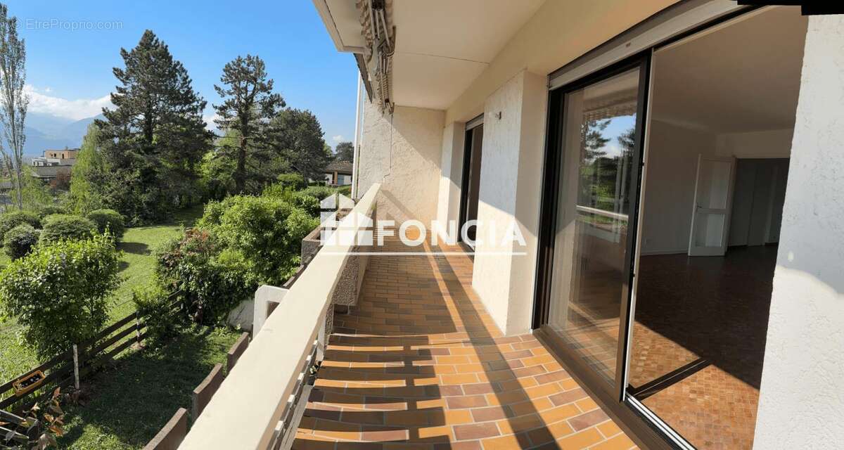 Appartement à SAINT-ISMIER