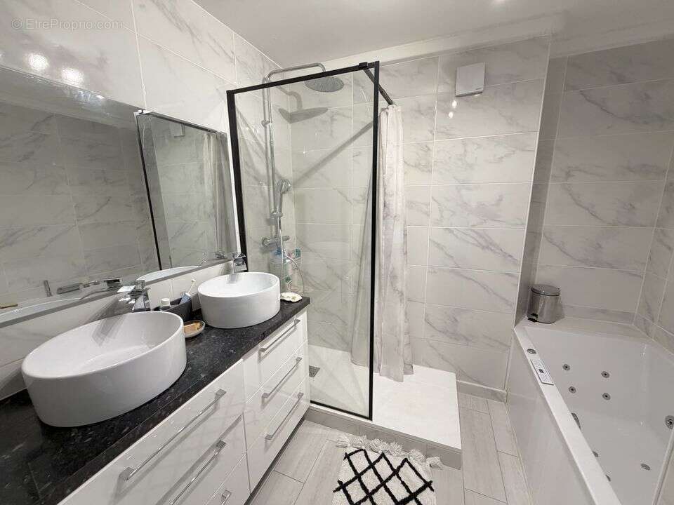 Appartement T3 a vendre - balcon - piscine - climatisation - - Appartement à MARSEILLE-13E