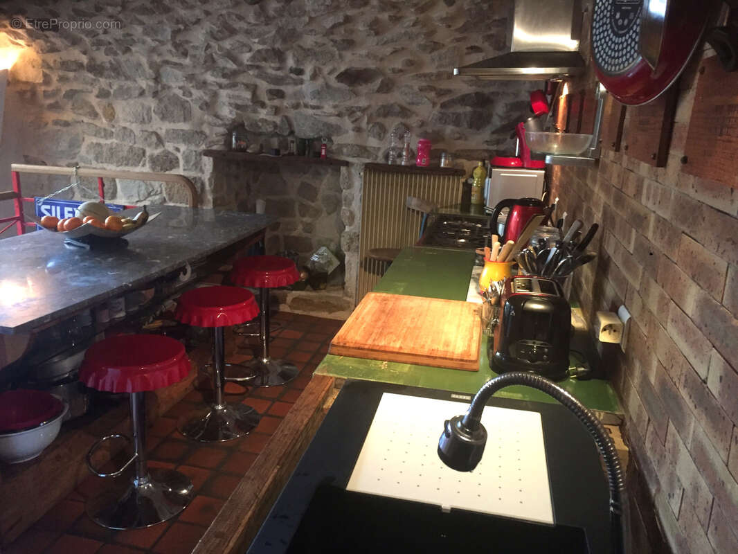 Maison à MONTPEYROUX