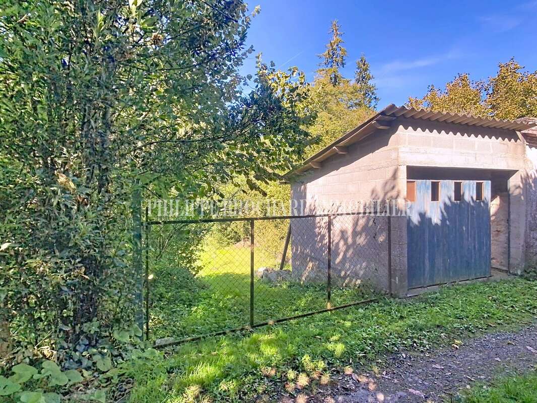 Terrain à MAREUIL-SUR-LAY-DISSAIS