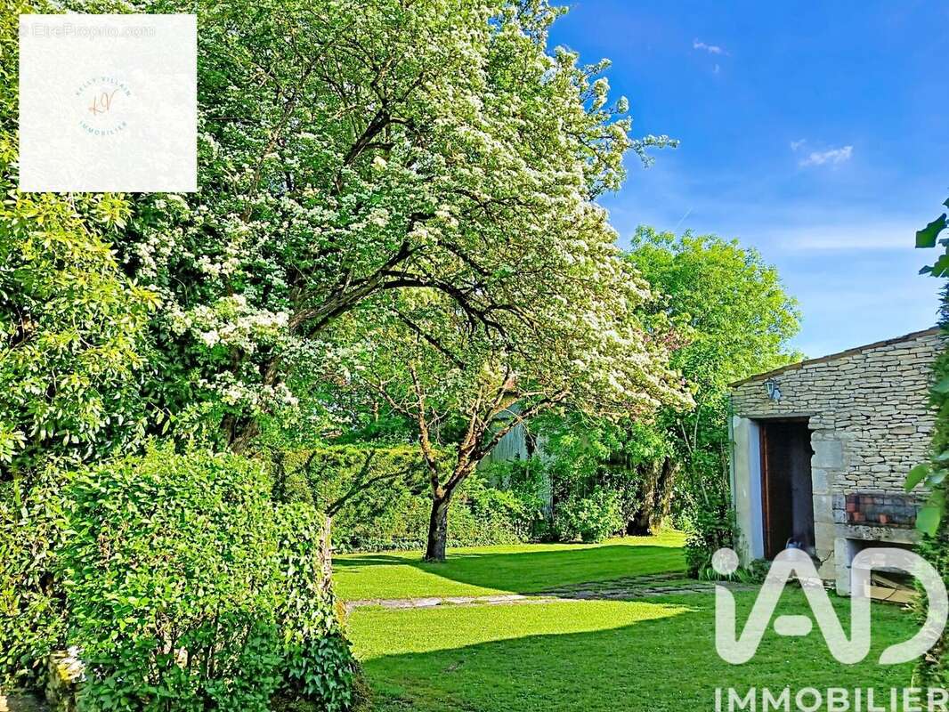 Photo 2 - Maison à LE VANNEAU-IRLEAU