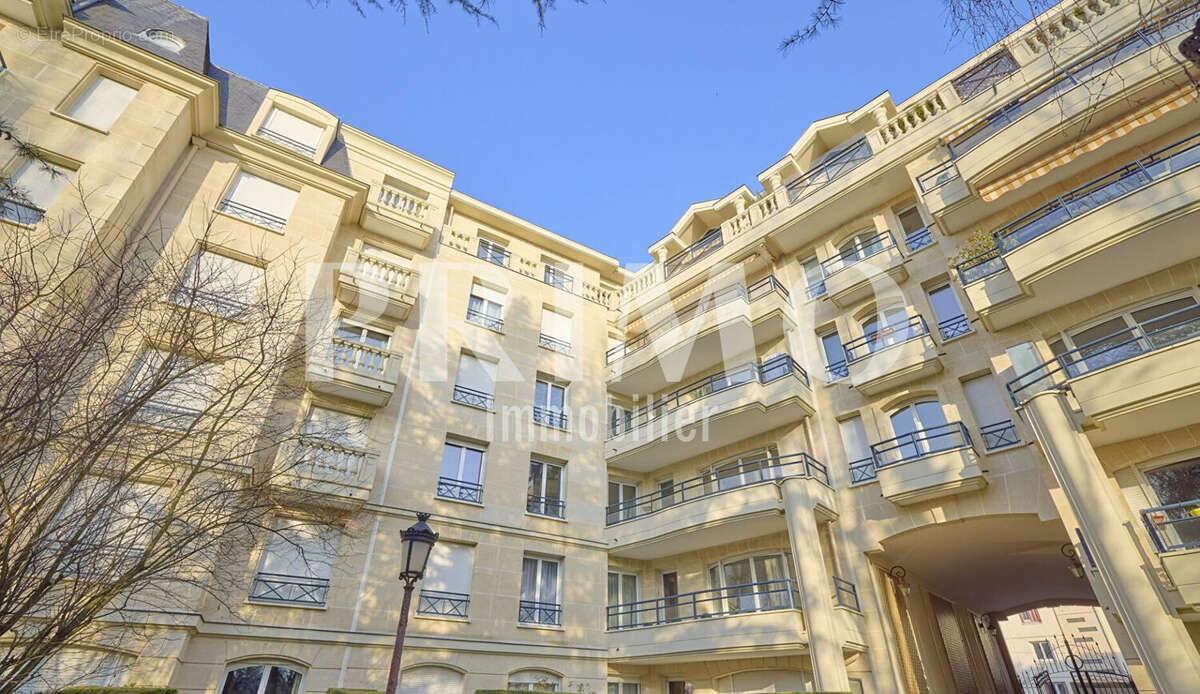 Appartement à LE PLESSIS-ROBINSON