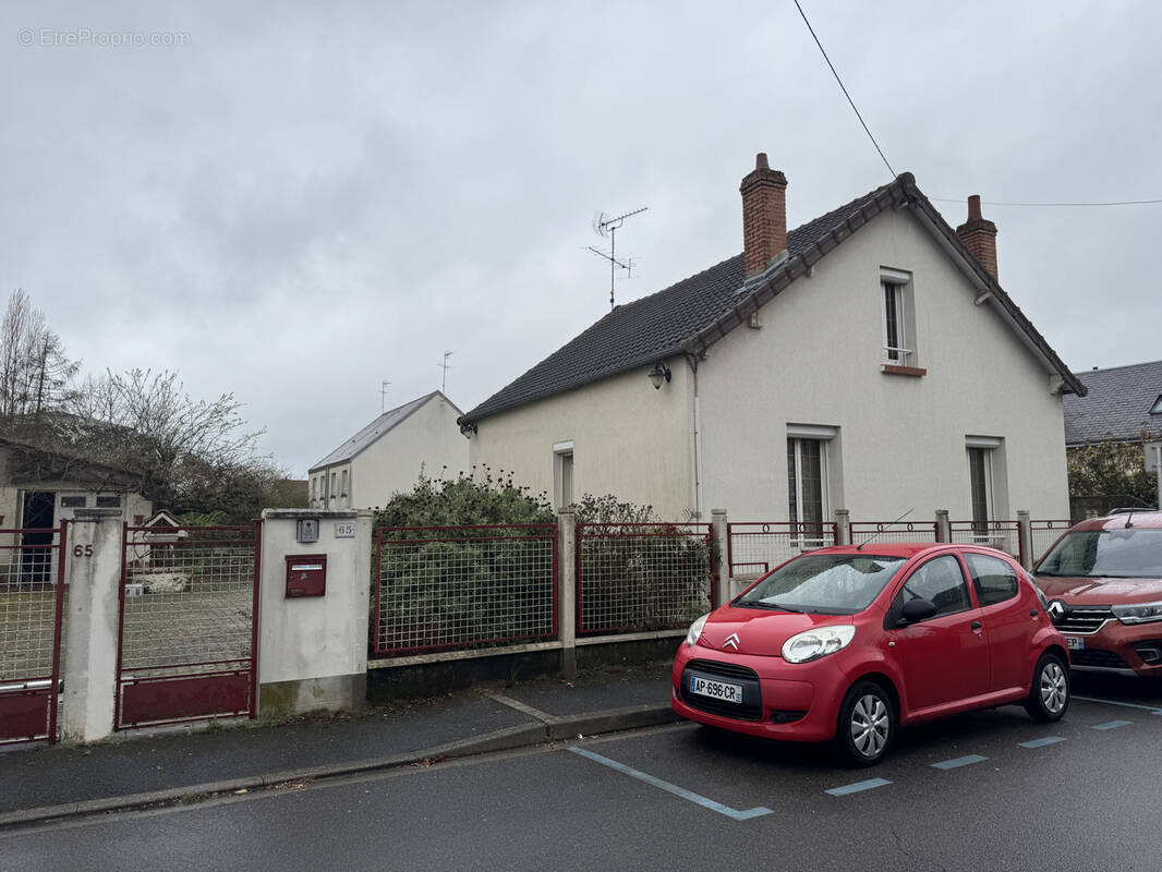 Maison à FLEURY-LES-AUBRAIS