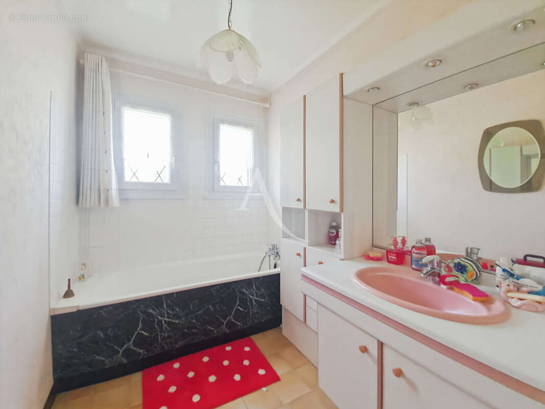 Maison à OINVILLE-SUR-MONTCIENT