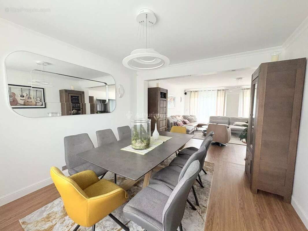 Maison à CHAMPS-SUR-MARNE