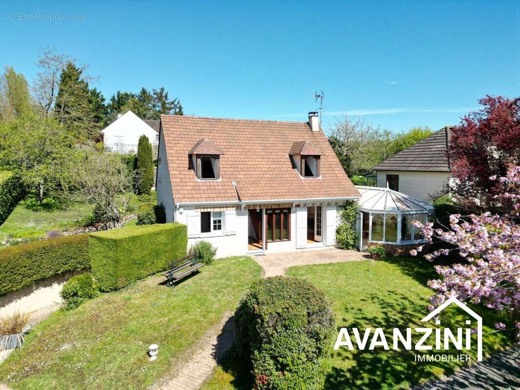 Maison à CRECY-LA-CHAPELLE