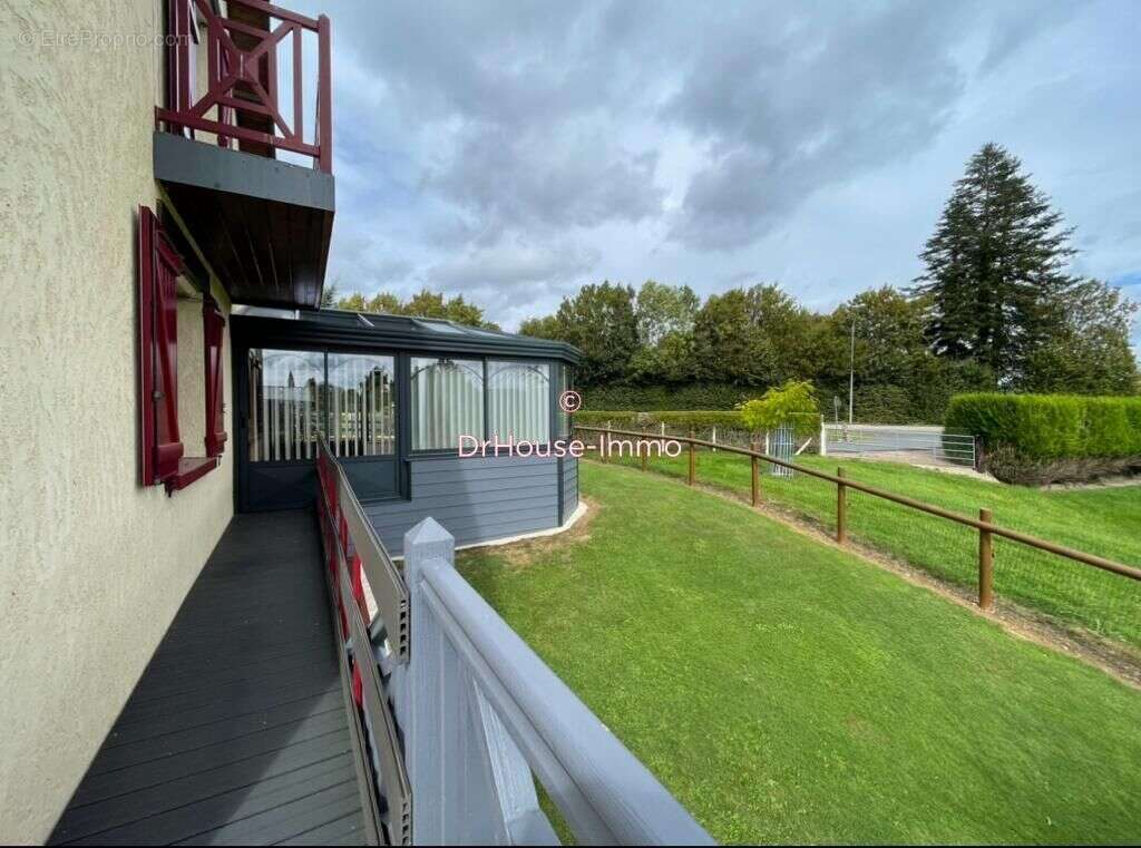 Maison à SAINTE-GAUBURGE-SAINTE-COLOMBE