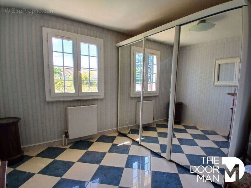 Maison à FROUZINS