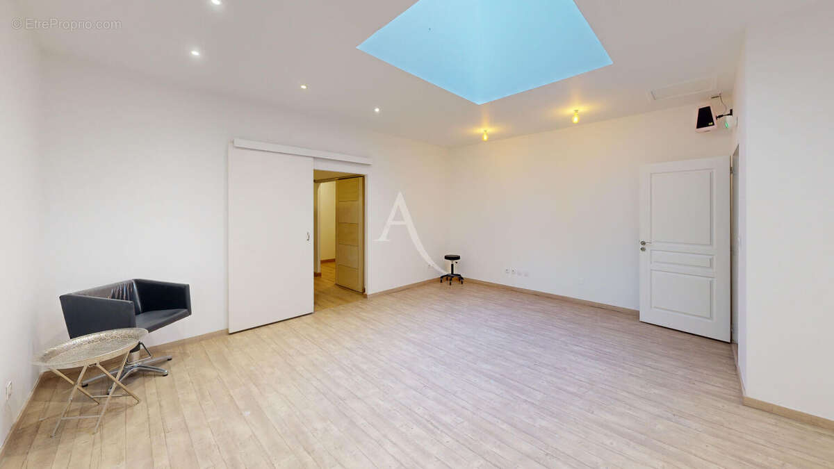 Commerce à CARCASSONNE