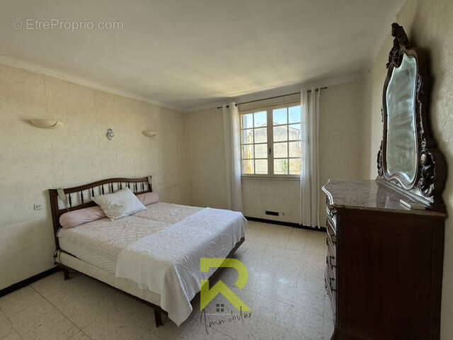Votre mission, si vous l'acceptez : repeindre les murs et remplir 110 m2 de garage !' - photo 10