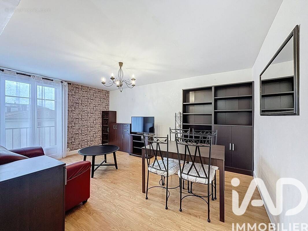 Photo 1 - Appartement à CHOISY-LE-ROI