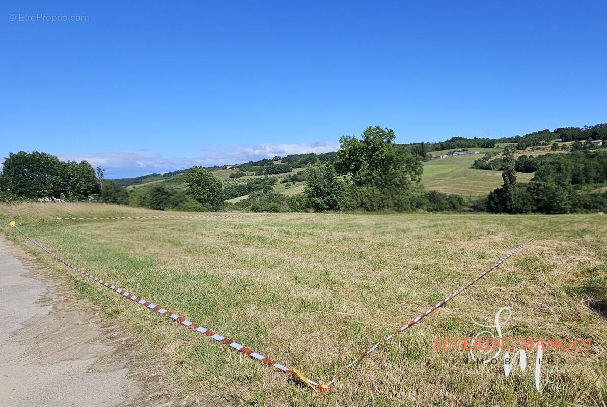 Terrain à MONTMIRAL