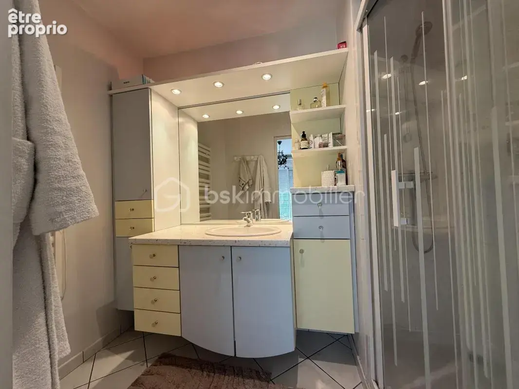 Maison familiale de 140 m² – 4 chambres – Garage - parking - jardin - photo 10