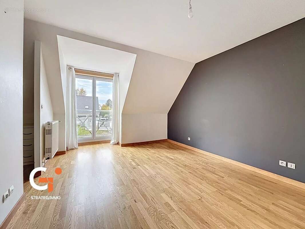 Maison à LE MESNIL-ESNARD