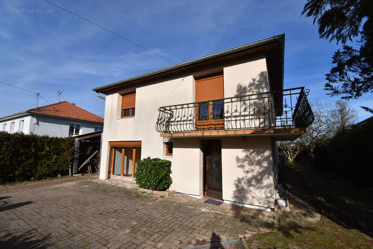 Maison à SAINT-LOUP-SUR-SEMOUSE
