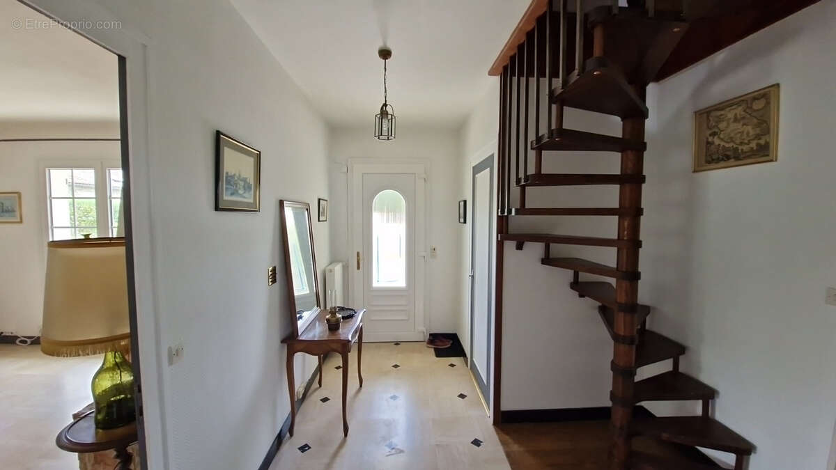 Maison à BONNEUIL-MATOURS