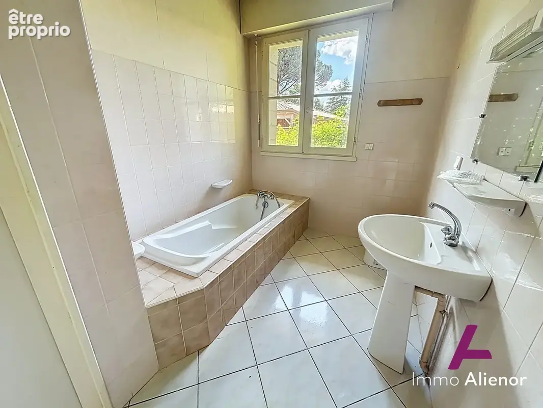 Maison 5 pièces 139 m² à vendre à Belin-Beliet (33830) - photo 9